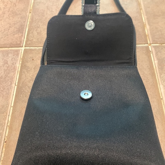 🥳Host Pick🎉 Vintage Kenneth Cole evening bag - Picture 4 of 6